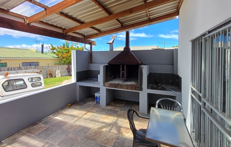 10 Bedroom Property for Sale in Kleinmond Western Cape